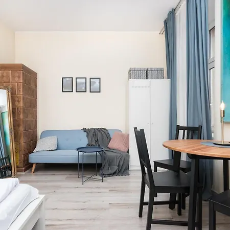 A Cote The Train Station - By Upstairs * Krakkó