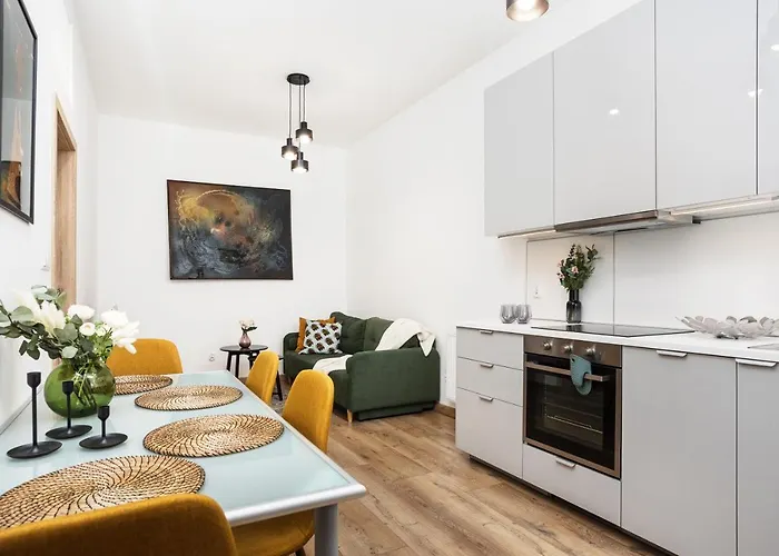 A Cote The Train Station - By Upstairs *