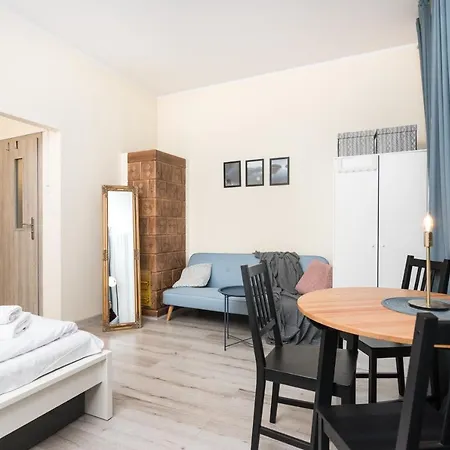 A Cote The Train Station - By Upstairs Lägenhet Kraków