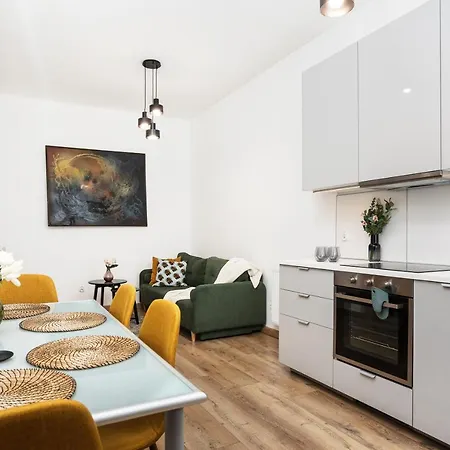 A Cote The Train Station - By Upstairs *